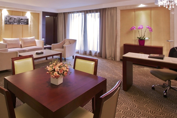 Huatian Chinagora Hotel